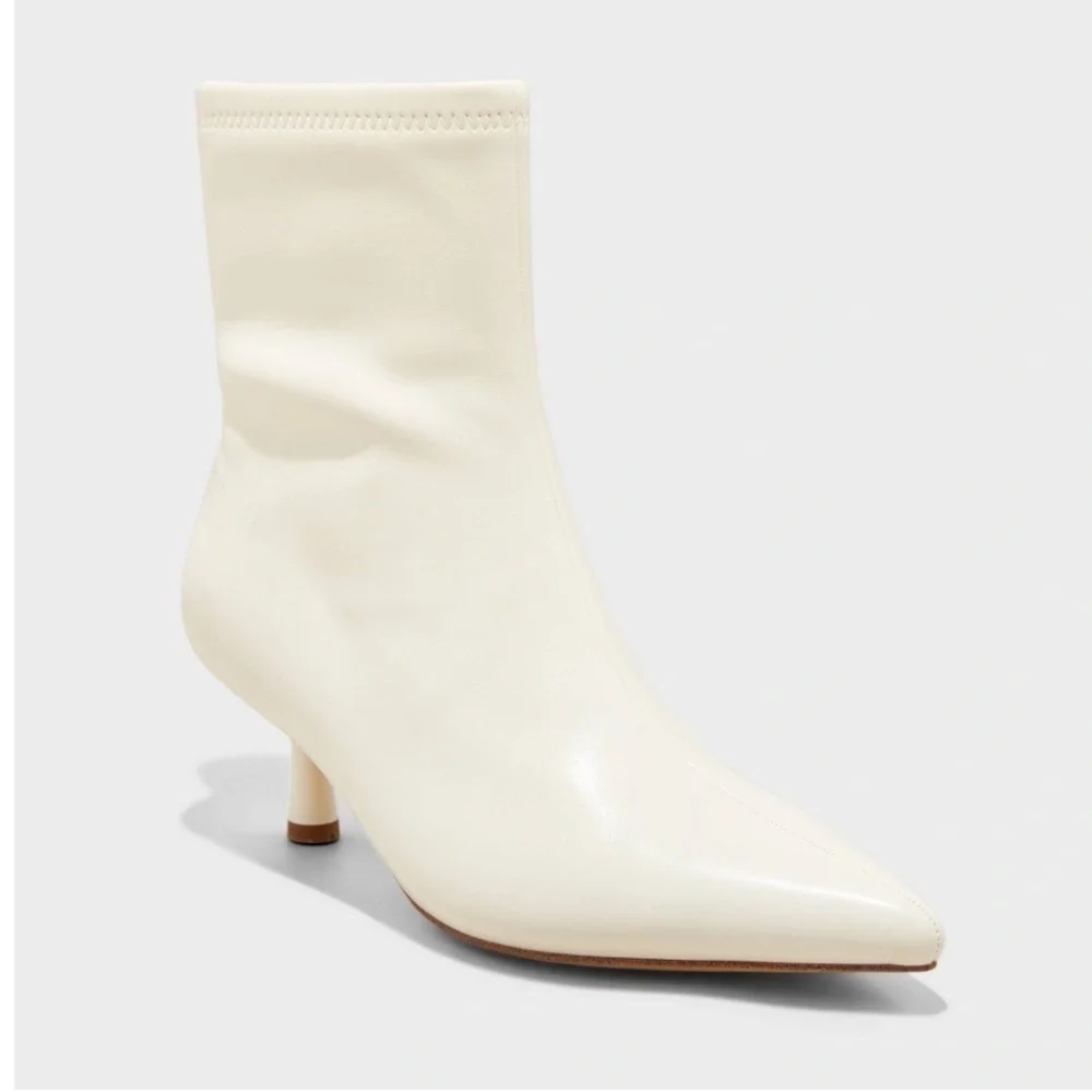 NWT A New Day Women's Lonnie Kitten Heel Stretch Ankle Boots